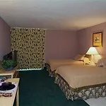 Econo Lodge Inn & Suites