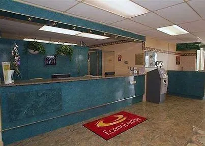 Econo Lodge Inn & Suites